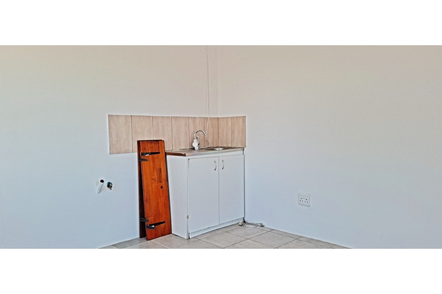6 Bedroom Property for Sale in Broadlands Village Western Cape